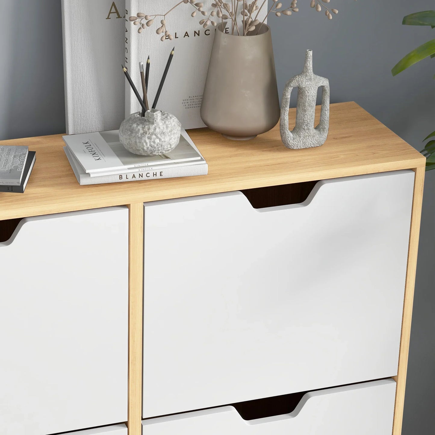 HOMCOM Schuhschrank mit 4 Klappen und verstellbaren Regalen, Schuhaufbewahrungsschrank für 16 Paar Schuhe, schmaler Schuhregal für den Eingangsbereich 95x26x95 cm Naturholz